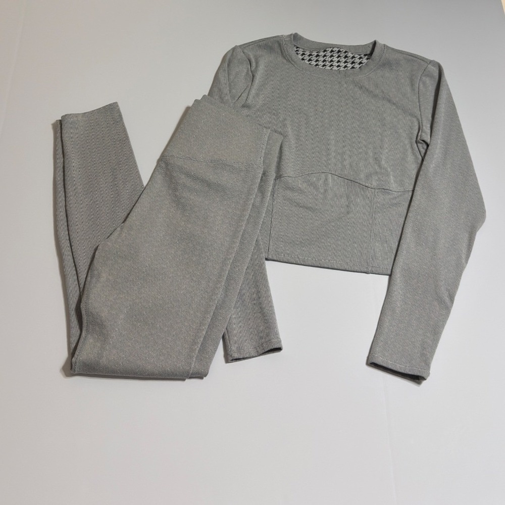 Vuori Grey Ribbed Activewear Set Long Sleeve Crop Top & Leggings Medium